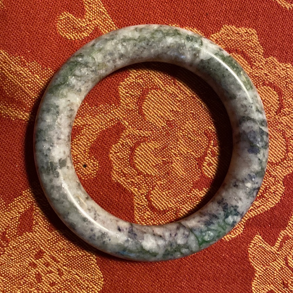 Chinese jade jumbo scaled bangle bracelet